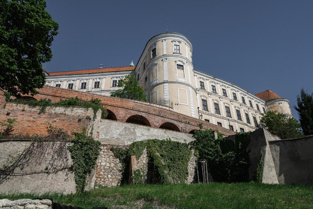Penzion Kardinal Mikulov Buitenkant foto